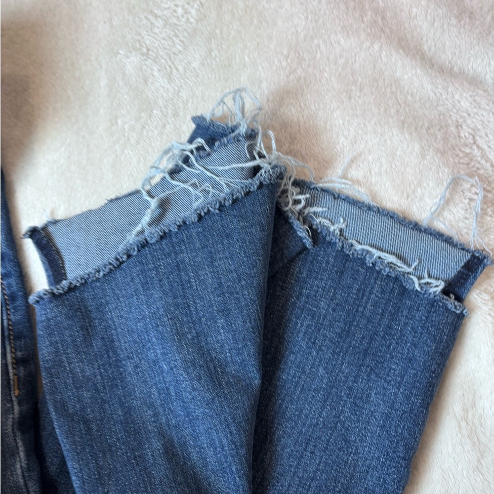 Seven7 Medium Blue Cropped Jeans - Picture 8 of 9